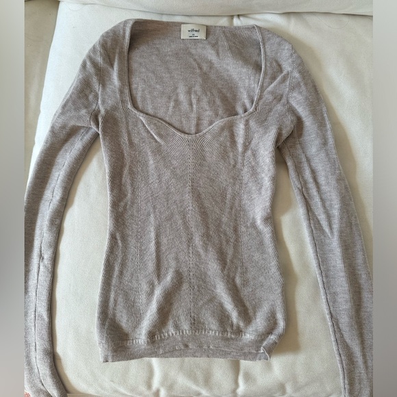 Knit grey long sleeve top with sweetheart neckline. Used in good condition. - Picture 1 of 3
